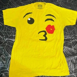🧡 😘 emoji shirt